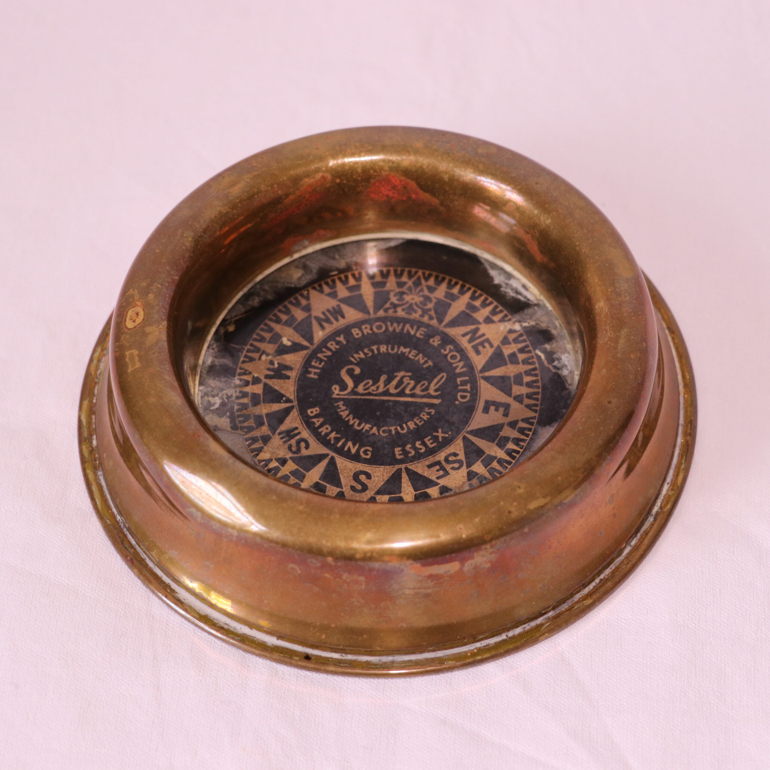 Tuhatoos "Sestrel" instrument manufacturers